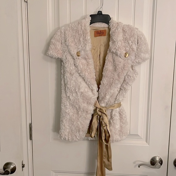 VOOM by Joy Han‎ Jacket women’s Size Lg. Faux fur cap sleeve vest silk lined. - Picture 1 of 14